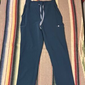 FIGS Yola 6-Pocket Scrub Pants Style #W22SW2014 in Dark Harbor Size S
